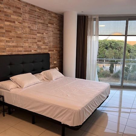 Fira Gran Via 2 - Private Rooms In A Shared Apartment - Habitaciones Privadas En Apartamento Compartido Оспиталет де Лобрегат Екстериор снимка