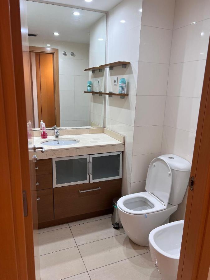 Fira Gran Via 2 - Private Rooms In A Shared Apartment - Habitaciones Privadas En Apartamento Compartido Оспиталет де Лобрегат Екстериор снимка
