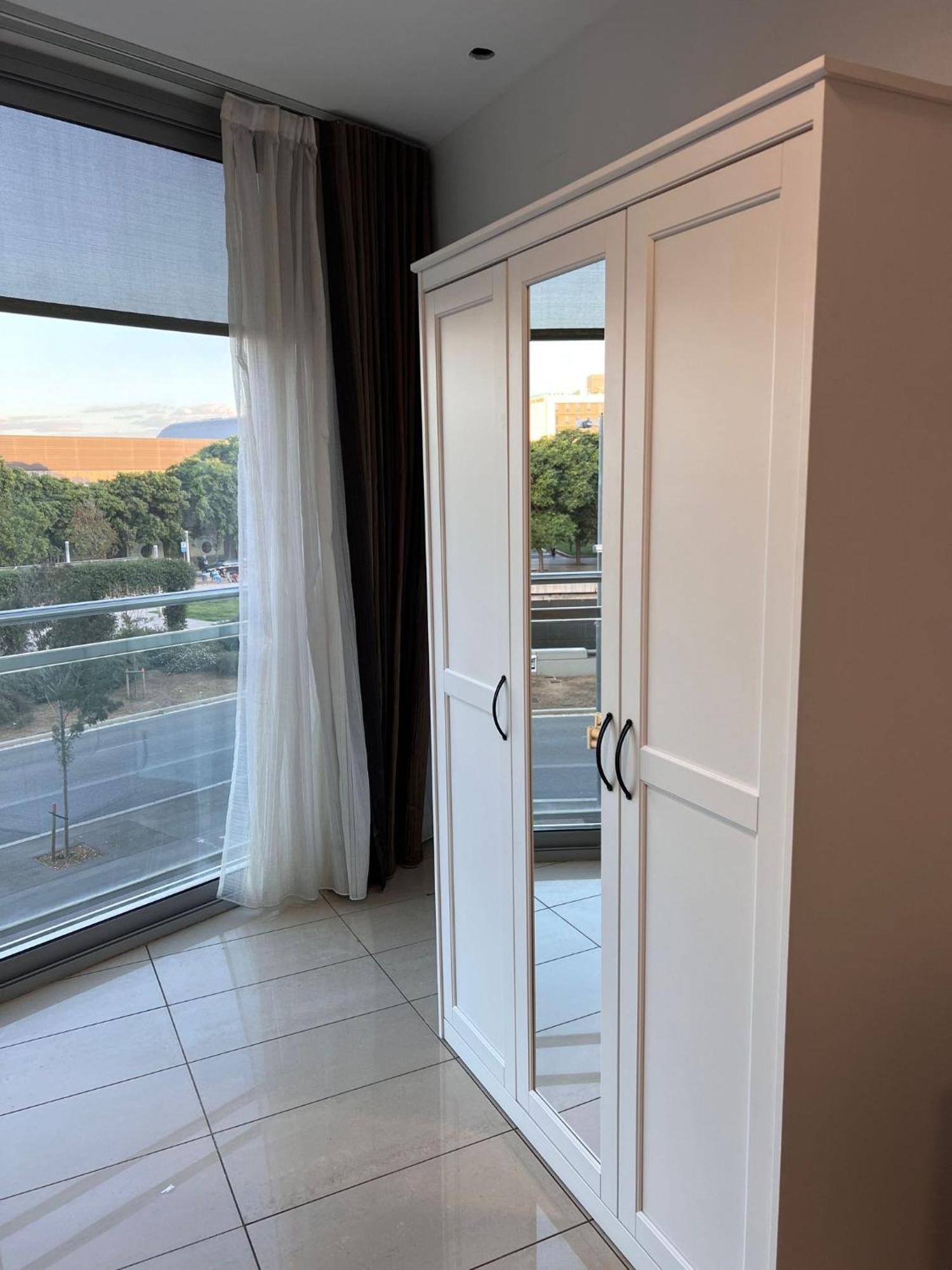 Fira Gran Via 2 - Private Rooms In A Shared Apartment - Habitaciones Privadas En Apartamento Compartido Оспиталет де Лобрегат Екстериор снимка